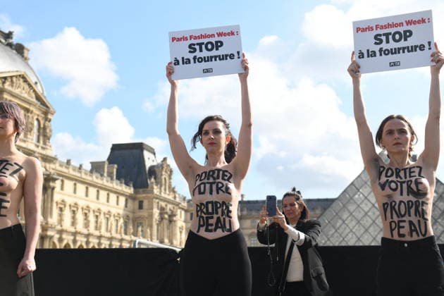 PFW - PETA Demonstration in Front of The Vuitton Show PETA protest against fur in front of the Vuitton fashion show at Louvre Museum during Paris Fashion Week in Paris, France on March 10, 2026. Photo by Florian Poitout ABACAPRESS.COM Paris France  Copyright: xPoitoutxFlorian ABACAx