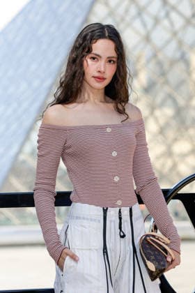 Urassaya Sperbund au photocall du défilé Louis Vuitton Collection Femme Prêt à Porter Automne Hiver 2026 2027 lors de la Fashion Week de Paris, le 10 mars 2026 Olivier Borde Bestimage Photocall of Louis Vuitton Women Ready to Wear Fall Winter 2026 2027 Collection fashion show, during Paris Fashion Week on march 10 2026 Paris France  Copyright: xOLIVIERxBORDEx xBESTIMAGExOLIVIERxBORDEx xBESTIMAGEx