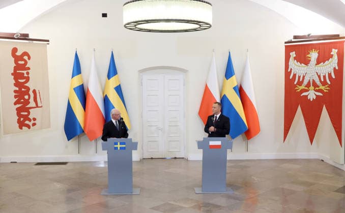 Swedish royal couple visits Poland Photo: Wojciech Olkusnik East News King of Sweden Carl XVI Gustaf and the president of Poland Karol Nawrocki attend a press briefing after their meeting at the Presidential Palace on March 10, 2026 in Warsaw, Poland. The Swedish royal couple pays a three-day state visit to Poland focused on strengthening bilateral ties, defense, and security. EN_01673827_0150 