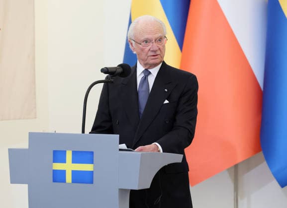 Swedish royal couple visits Poland Photo: Wojciech Olkusnik East News King of Sweden Carl XVI Gustaf and the president of Poland Karol Nawrocki (not pictured) attend a press briefing after their meeting at the Presidential Palace on March 10, 2026 in Warsaw, Poland. The Swedish royal couple pays a three-day state visit to Poland focused on strengthening bilateral ties, defense, and security. EN_01673827_0162 