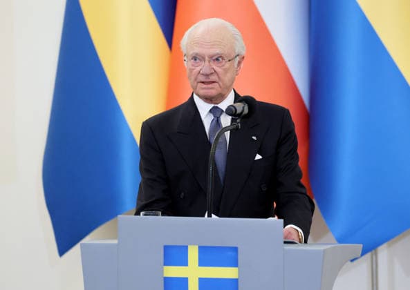 Swedish royal couple visits Poland Photo: Wojciech Olkusnik East News King of Sweden Carl XVI Gustaf and the president of Poland Karol Nawrocki (not pictured) attend a press briefing after their meeting at the Presidential Palace on March 10, 2026 in Warsaw, Poland. The Swedish royal couple pays a three-day state visit to Poland focused on strengthening bilateral ties, defense, and security. EN_01673827_0174 