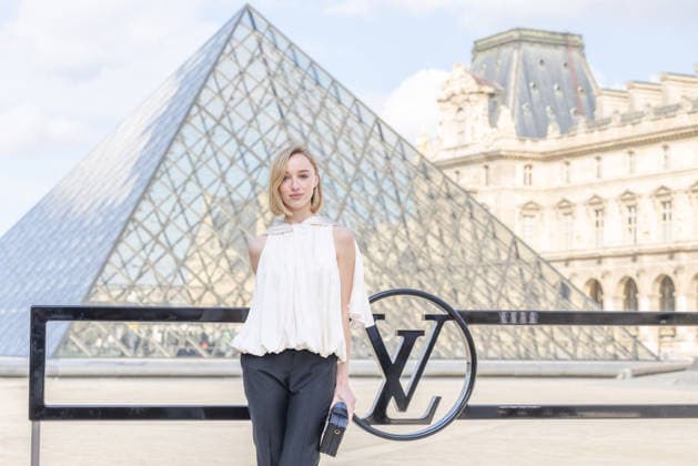 PFW - Louis Vuitton Photocall Phoebe Dynevor pictured on photocall of Louis Vuitton Womenswear Fall Winter 2026-2027 show as part of Paris Fashion Week at Louvre Museum, in Paris, France on March 10, 2026. Photo by Alexis Jumeau ABACAPRESS.COM Paris France  Copyright: xJumeauxAlexis ABACAx