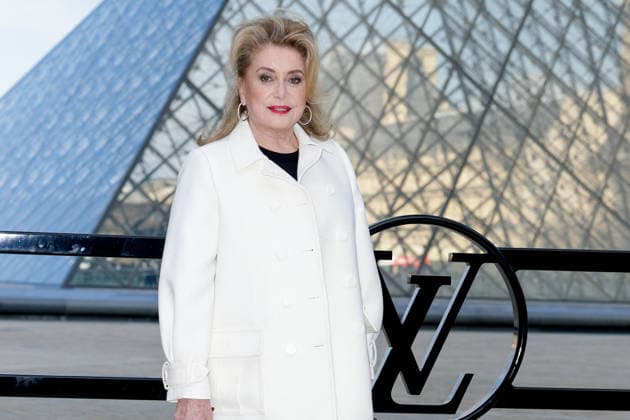 Catherine Deneuve at the photocall of the Louis Vuitton Womenswear Collection Prêt à Porter Automne Hiver 2026 2027 show as part of Paris Fashion Week PFW at the Louvre Museum, Paris, France, March 10, 2026 Olivier Borde Bestimage Photocall of the Louis Vuitton Womenswear Fall Winter 2026 2027 show as part of Paris Fashion Week on March 10, 2026 in Paris, France Paris France  Copyright: xOLIVIERxBORDEx xBESTIMAGExOLIVIERxBORDEx xBESTIMAGEx
