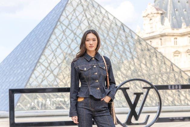 PFW - Louis Vuitton Photocall Lily Chee pictured on photocall of Louis Vuitton Womenswear Fall Winter 2026-2027 show as part of Paris Fashion Week at Louvre Museum, in Paris, France on March 10, 2026. Photo by Alexis Jumeau ABACAPRESS.COM Paris France  Copyright: xJumeauxAlexis ABACAx