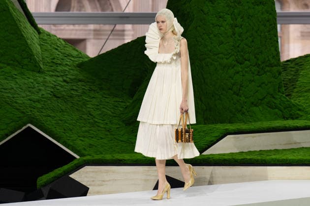 PFW - Louis Vuitton Runway LZ A model walks the runway during the Louis Vuitton Winter 2026-2027 show as part of Paris Fashion Week on March 10, 2026 at Carre du Louvre in Paris, France. Photo by Laurent Zabulon ABACAPRESS.COM  Copyright: xZabulonxLaurent ABACAx