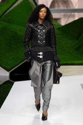 PFW - Louis Vuitton Runway LZ A model walks the runway during the Louis Vuitton Winter 2026-2027 show as part of Paris Fashion Week on March 10, 2026 at Carre du Louvre in Paris, France. Photo by Laurent Zabulon ABACAPRESS.COM  Copyright: xZabulonxLaurent ABACAx
