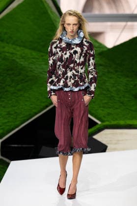 PFW - Louis Vuitton Runway LZ A model walks the runway during the Louis Vuitton Winter 2026-2027 show as part of Paris Fashion Week on March 10, 2026 at Carre du Louvre in Paris, France. Photo by Laurent Zabulon ABACAPRESS.COM  Copyright: xZabulonxLaurent ABACAx