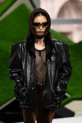 PFW - Louis Vuitton Runway LZ A model walks the runway during the Louis Vuitton Winter 2026-2027 show as part of Paris Fashion Week on March 10, 2026 at Carre du Louvre in Paris, France. Photo by Laurent Zabulon ABACAPRESS.COM  Copyright: xZabulonxLaurent ABACAx