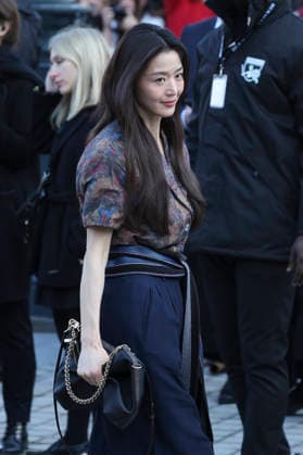 CELEBRITES : Paris Fashion Week - Defile Louis Vuitton - 10 03 2026 Jun Ji-hyun ParisFrance  Copyright: xMichtofx