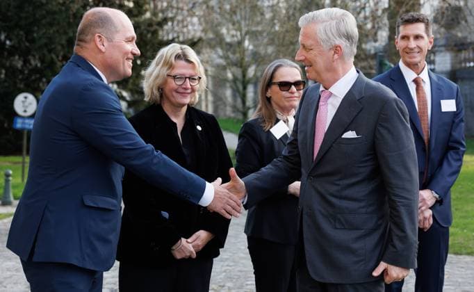 Bruxelles-Brussel mayor Philippe Close (L) welcomes King Philippe - Filip of Belgium prior to the Ernest Solvay Prize Award Ceremony 2026, Tuesday 10 March 2026 in Brussels. The Ernest Solvay Prize is a biennial award created in 2013 and accompanied by a prize of 300,000 euros. It honours scientists whose research contributes to shaping the chemistry of tomorrow.  BENOITxDOPPAGNE 167077833