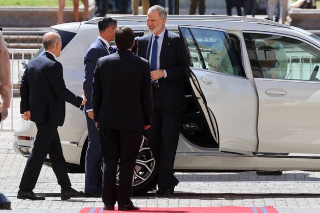 Santiago, March 10, 2026 The President of the Republic, Gabriel Boric Font, in the framework of the Transfer of Presidential Command 2026, holds bilateral meetings with the King of Spain, Felipe VI, the Minister of State for External Affairs, Environment, Forests and Climate Change of India, Kirti Vardhan Singh and the Minister of Housing and Urban Rural Development of the Peoples Republic of China, Ni Hong Jonnathan Oyarzun Aton Chile, Santiago Chile Aton Chile 1133527 Copyright: JONNATHANxOYARZUN ATONxCHILE