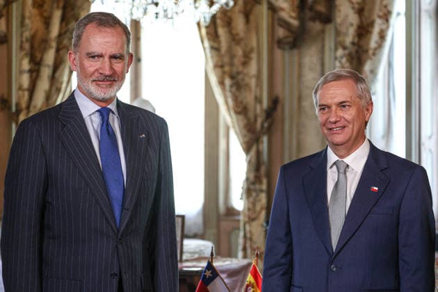 Chile s President-elect Jose Antonio Kast meets with King Felipe VI of Spain SANTIAGO, CHILE - MARCH 10: Chile s President-elect Jose Antonio Kast (R) meets with King Felipe VI of Spain (L) at the Cousino Palace in Santiago, Chile, on March 10, 2026. Kast met with officials from several countries the day before his inauguration as president. Lucas Aguayo Araos Anadolu Santiago Chile. Editorial use only. Please get in touch for any other usage.  Copyright: x2026xAnadoluxLucasxAguayoxAraosx