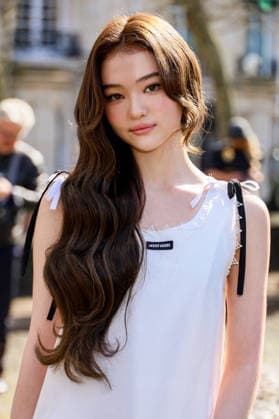 Ella Gross aux arrivals au défilé Miu Miu Collection Femme Prêt à Porter Automne Hiver 2026 2027 lors de la Fashion Week de Paris PFW au palais d lena conseil Economique, social et environnemental, à Paris, France, le 10 mars 2026 Denis Guignebourg Bestimage Arrivals at the Miu Miu fashion show as part of Paris Fashion Week Fall 2026 held at Place d Iéna on March 10, 2026 in Paris, France Paris France  Copyright: xDenisxGuignebourgx xBestimagexDenisxGuignebourgx xBestimagex