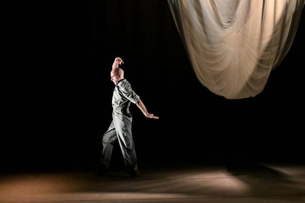 Russell Maliphant Dance Company Landscapes at Sadler s Wells East Russell Maliphant Dance Company Landscapes at Sadler s Wells East, London on Tuesday 10th March., Credit:Laura Rose Avalon  Copyright: xLauraxRosex xAvalonx 1081834922