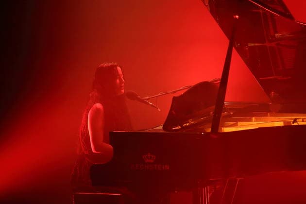 Nika Roza Danilova alias Zola Jesus bei einem Konzert im Heimathafen Neukölln in Berlin, 10. März 2026. Zola Jesus Konzert Berlin
