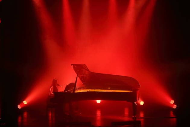 Nika Roza Danilova alias Zola Jesus bei einem Konzert im Heimathafen Neukölln in Berlin, 10. März 2026. Zola Jesus Konzert Berlin