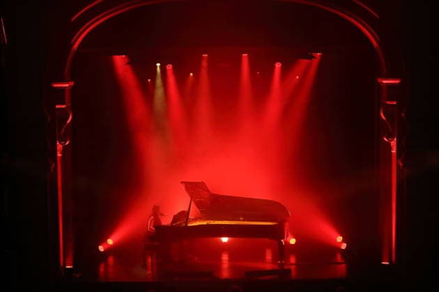 Nika Roza Danilova alias Zola Jesus bei einem Konzert im Heimathafen Neukölln in Berlin, 10. März 2026. Zola Jesus Konzert Berlin