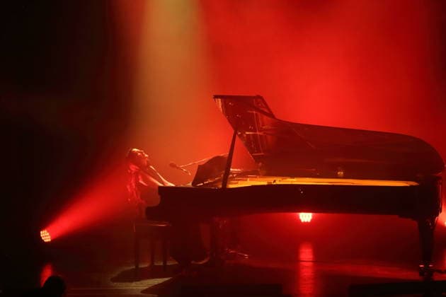 Nika Roza Danilova alias Zola Jesus bei einem Konzert im Heimathafen Neukölln in Berlin, 10. März 2026. Zola Jesus Konzert Berlin