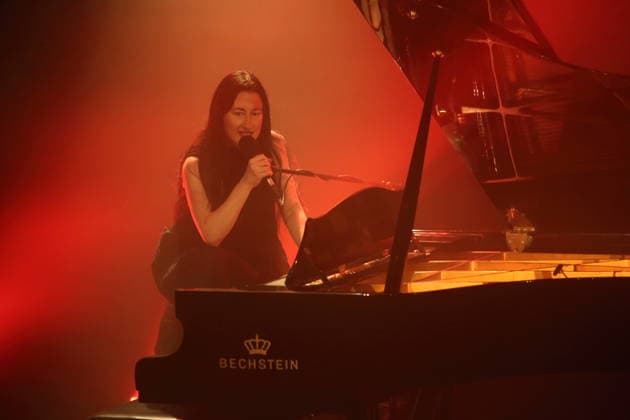 Nika Roza Danilova alias Zola Jesus bei einem Konzert im Heimathafen Neukölln in Berlin, 10. März 2026. Zola Jesus Konzert Berlin