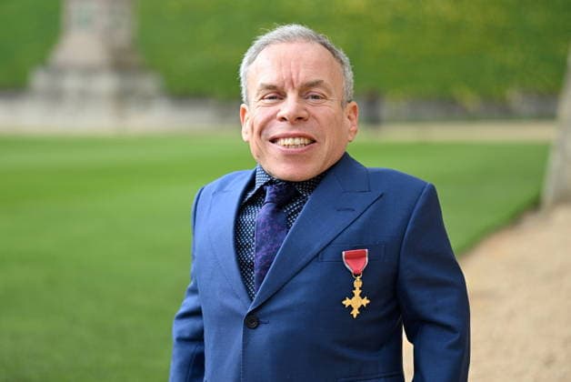 Investiture ceremony at Windsor Castle Actor Warwick Davis is awarded for services to drama and charity during an investiture ceremony at Windsor Castle, UK. March 11, 2026., Credit:Tony Kershaw SWNS Avalon UK  Copyright: xTonyxKershawx xSWNSx xAvalonx 1081968290