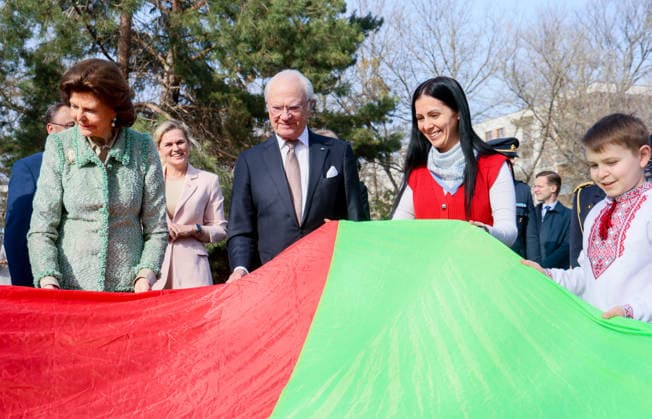 Swedish royal couple visits Poland Photo: Pawel Wodzynski East News King of Sweden Carl XVI Gustaf and his wife Queen Silvia attend a meeting with the Ukrainian children at the Praska Arka Community Centre on March 11, 2026 in Warsaw, Poland. The Swedish royal couple pays a three-day state visit to Poland focused on strengthening bilateral ties, defense, and security. EN_01673878_0054 