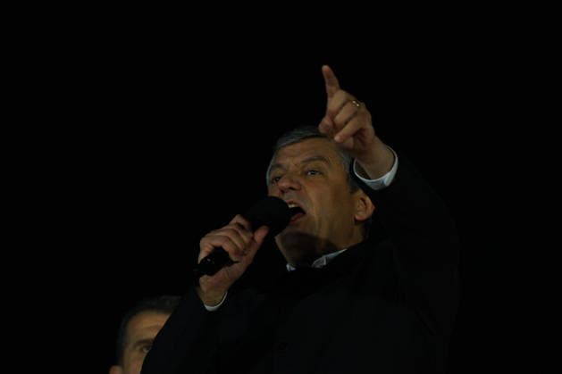 March 11, 2026, Pendik, Istanbul, Turkey: Ozgur Ozel, leader of the main opposition Republican People s Party (CHP), gestures as he speaks during a rally to protest against the arrest of Ekrem Imamoglu, the mayor of Istanbul in Istanbul, Turkey on March 11, 2026. Pendik Turkey - ZUMAu194 20260311_zip_u194_008 Copyright: xTolgaxUluturkx