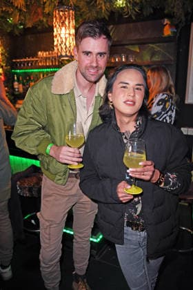 Jeldos Stecker mit Freund Patrick Zoch bei der ERÖFFNUNG DER OLIVIA JONES DSCHUNGELBAR auf der Grosse Freiheit in Hamburg am 11.03.2026