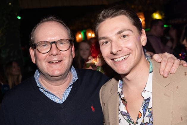 BILD-Redakteur Stefan Schneider (links) mit Max Suhr, Lebensgefährte von Claudia Obert;Opening Party Olivias Dschungel Bar - Olivia Jones Bar auf der Großen Freiheit St. Pauli, Hamburg, Hamburg Hamburg Deutschland Große Freiheit
