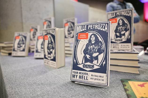 Mille (Kreator) präsentiert seine Biographie Exklusive Lesung und Gespräch mit Co-Autor Torsten Groß in Essen ** NUR FÜR REDAKTIONELLE ZWECKE ** EDITORIAL USE ONLY **<p>Die Biographie von Mille (Kreator) liegt am Mittwoch, 11. März 2026 bei der Lesung und Gespräch mit Co-Autor Torsten Groß im Marienforum im Mariengymnasium in Essen aus. Deutschland NRW Essen Copyright: VladimirxWegener