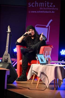 Mille (Kreator) präsentiert seine Biographie Exklusive Lesung und Gespräch mit Co-Autor Torsten Groß in Essen ** NUR FÜR REDAKTIONELLE ZWECKE ** EDITORIAL USE ONLY **<p>Mille (Kreator) präsentiert am Mittwoch, 11. März 2026 seine Biographie mit Co-Autor Torsten Groß im Marienforum im Mariengymnasium in Essen. Deutschland NRW Essen Copyright: VladimirxWegener
