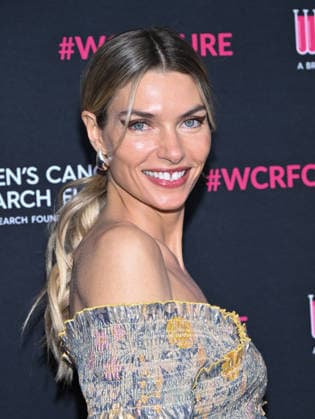 An Unforgettable Evening 2026 Jessica Hart arriving to An Unforgettable Evening 2026 held at the Beverly Wilshire, A Four Seasons Hotel on March 11, 2026 in Beverly Hills, Ca. Beverly Hills Beverly Wilshire Hotel California USA Copyright: xLISAxOConnor xAFF-USA.COMx