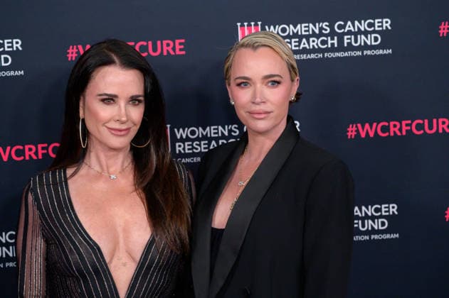 An Unforgettable Evening 2026 - Los Angeles, USA LOS ANGELES, USA. March 11, 2026: Kyle Richards & Teddi Mellencamp at An Unforgettable Evening 2026 benefitting the Women s Cancer Research Fund. Los Angeles CA USA  Copyright: xPaulxSmith Featureflashx