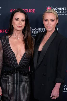 LOS ANGELES, USA March 11, 2026 Kyle Richards Teddi Mellencamp at An Unforgettable Evening 2026 benefitting the Women s Cancer Research Fund Picture Paul Smith Featureflash 453988 2026 03 11 CA Los Angeles  Copyright: xPaulxSmithx xFeaturesxFlashx xStarfacex STAR_453988_065