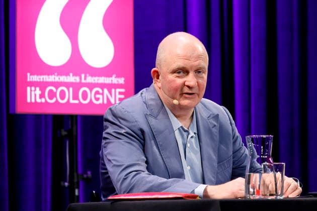 Journalist Jörg Thadeusz in der Veranstaltung Eine Ikone der Werbebranche: Jean-Remy von Matt und die Bücher seines Lebens. im Rahmen der Lit.Cologne 2026 im Comedia Theater. Köln, 11.03.2026 NRW Deutschland Copyright: xChristophxHardtx