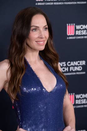 LOS ANGELES, USA March 11, 2026 Whitney Cummings at An Unforgettable Evening 2026 benefitting the Women s Cancer Research Fund Picture Paul Smith Featureflash 453988 2026 03 11 CA Los Angeles  Copyright: xPaulxSmithx xFeaturesxFlashx xStarfacex STAR_453988_123