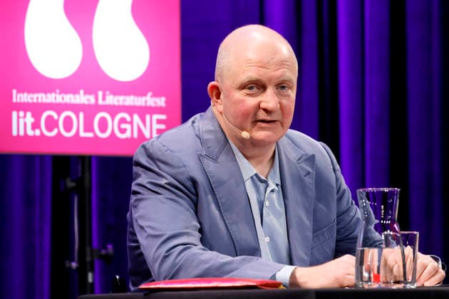 Journalist Jörg Thadeusz in der Veranstaltung Eine Ikone der Werbebranche: Jean-Remy von Matt und die Bücher seines Lebens. im Rahmen der Lit.Cologne 2026 im Comedia Theater. Köln, 11.03.2026 NRW Deutschland Copyright: xChristophxHardtx