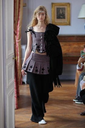 PFW - Florentina Leitner Runway A model walks the runway during the Florentina Leitner Womenswear Fall Winter 2026-2027 show as part of Paris Fashion Week on March 10, 2026 in Paris, France. Photo by Alain Gil Gonzalez ABACAPRESS.COM Paris France  Copyright: xGonzalezxAlain-Gil ABACAx