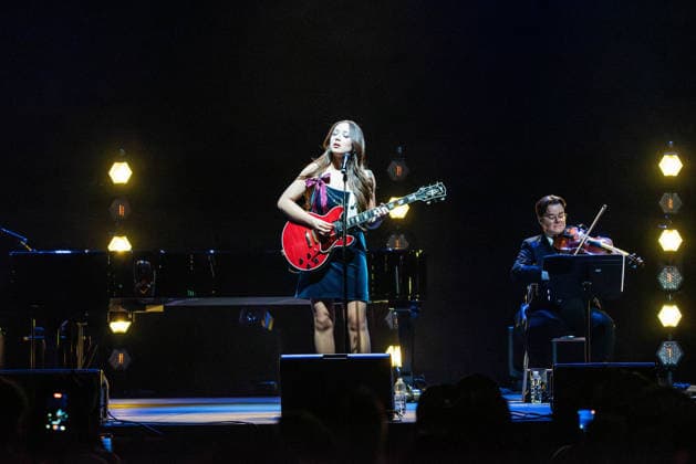 Music Concert - Laufey - A Matter of Time Tour Laufey Lin Jonsdottir Bergamo ChorusLife Arena Italy Copyright: xMirkoxFava TSCKx xLiveMediax LPM_2337992