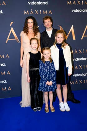 11-03-2026 Premiere of the second season of the Videoland Original drama series Maxima in De Nieuwe Kerk, Amsterdam. Martijn Lakemeier Als Willem-Alexander en Delfina Chaves Als Maxima met Julie Als Amalia, Nina Als Ariane n Philou Als Alexia Â  Copyright: xPPEx