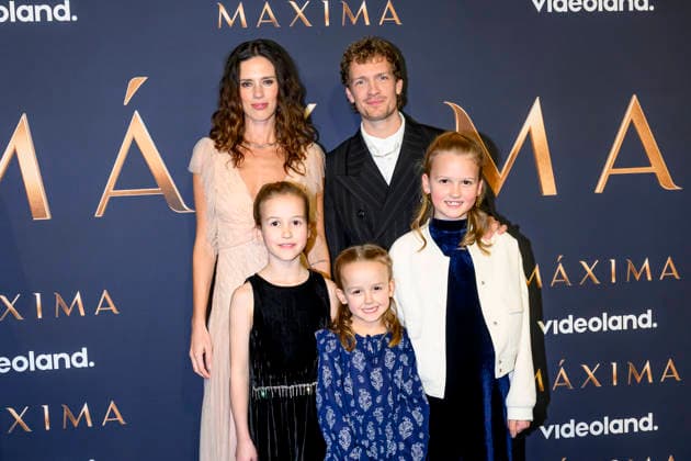 11-03-2026 Premiere of the second season of the Videoland Original drama series Maxima in De Nieuwe Kerk, Amsterdam. Martijn Lakemeier Als Willem-Alexander en Delfina Chaves Als Maxima met Julie Als Amalia, Nina Als Ariane n Philou Als Alexia Â  Copyright: xPPEx