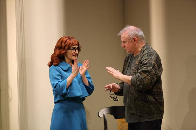 Katharine Mehrling (als Sophia) und Joachim Krol (als Wolfgang) während der Fotoprobe für Sophia oder Das Ende der Humanisten im Renaissance-Theater in Berlin, 11. März 2026. Von Moritz Rinke. Regie Guntbert Warns. Bühne Momme Röhrbein. Kostüme Ariane Warns. Premiere ist am 15. März 2026. Renaissance Theater Berlin Sophia oder Das Ende der Humanisten