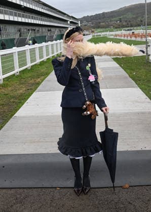Bad weather at Cheltenham Racing Festival - Day Three Cheltenham, Gloucestershire Georgia Toffolo s scarf blows across her face due to Bad weather at Cheltenham Racing Festival - Day Three Cheltenham, Gloucestershire, Credit:Jules Annan Avalon England  Copyright: xJulesxAnnanx xAvalonx 1082285688