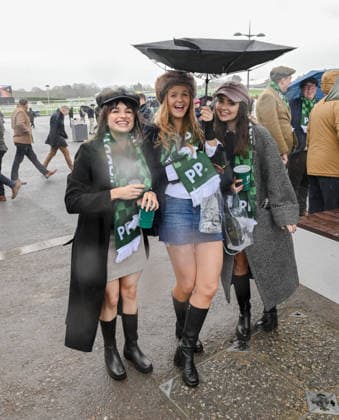 Bad weather at Cheltenham Racing Festival - Day Three Cheltenham, Gloucestershire Race goers battle against Bad weather at Cheltenham Racing Festival - Day Three Cheltenham, Gloucestershire, Credit:Jules Annan Avalon England  Copyright: xJulesxAnnanx xAvalonx 1082286015
