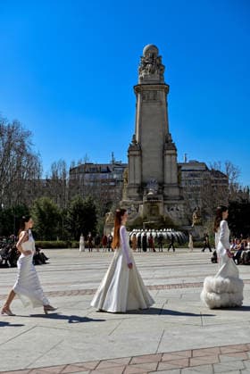 March 12, 2026, Madrid, Madrid, SPAIN: Models walk the runway on the urban catwalk set up in Plaza de EspaoÂ±a during the opening event of OMODA Madrid es Moda, marking the start of Madrid Fashion Week. The show brings together 25 Spanish independent fashion designers in one of the capital s most iconic locations. Madrid SPAIN - ZUMAz108 20260312_znp_z108_008 Copyright: xRichardxZubelzux