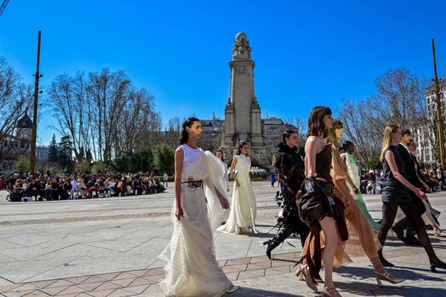 March 12, 2026, Madrid, Madrid, SPAIN: Models walk the runway on the urban catwalk set up in Plaza de EspaoÂ±a during the opening event of OMODA Madrid es Moda, marking the start of Madrid Fashion Week. The show brings together 25 Spanish independent fashion designers in one of the capital s most iconic locations. Madrid SPAIN - ZUMAz108 20260312_znp_z108_010 Copyright: xRichardxZubelzux