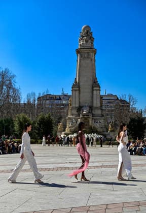 March 12, 2026, Madrid, Madrid, SPAIN: Models walk the runway on the urban catwalk set up in Plaza de EspaoÂ±a during the opening event of OMODA Madrid es Moda, marking the start of Madrid Fashion Week. The show brings together 25 Spanish independent fashion designers in one of the capital s most iconic locations. Madrid SPAIN - ZUMAz108 20260312_znp_z108_013 Copyright: xRichardxZubelzux