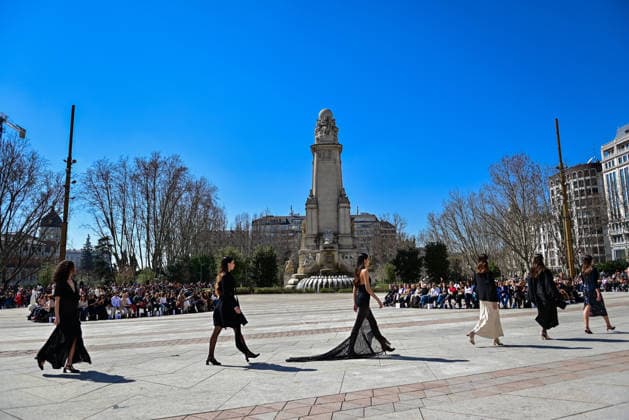 March 12, 2026, Madrid, Madrid, SPAIN: Models walk the runway on the urban catwalk set up in Plaza de EspaoÂ±a during the opening event of OMODA Madrid es Moda, marking the start of Madrid Fashion Week. The show brings together 25 Spanish independent fashion designers in one of the capital s most iconic locations. Madrid SPAIN - ZUMAz108 20260312_znp_z108_020 Copyright: xRichardxZubelzux