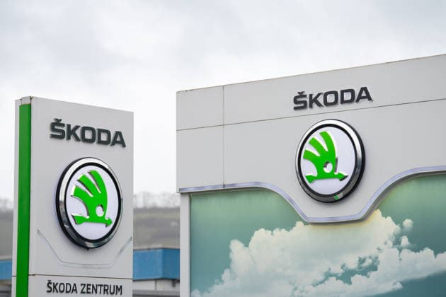 Logo der Marke Skoda, tschechischer Automobilhersteller, Gewinneinbruch der Industrie in Deutschland, Trier