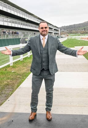Cheltenham Racing Festival 2026- Day Three Cheltenham, Gloucestershire Danny Dyer seen at Cheltenham Racing Festival - Day Three Cheltenham, Gloucestershire, Credit:Jules Annan Avalon England  Copyright: xJulesxAnnanx xAvalonx 1082306271