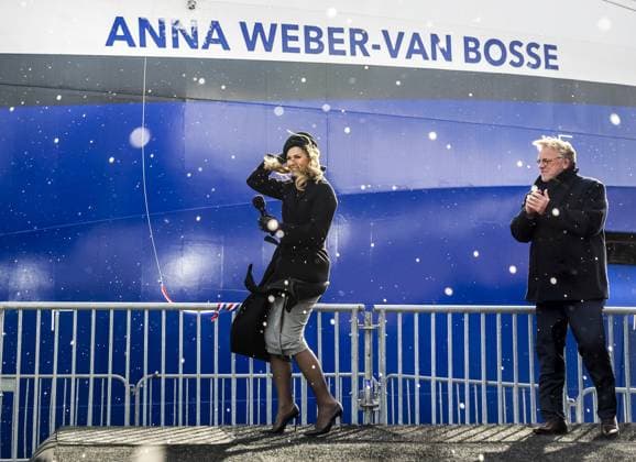TEXEL - Queen Maxima during the christening ceremony in the NIOZ harbor of the research vessel Anna Weber-van Bosse, belonging to the Royal Netherlands Institute for Sea Research. The ship enables oceanographers to conduct research from the surface to the deep sea and from the poles to the tropics. REMKO DE WAAL ANP netherlands out - belgium out  Copyright: xx x553127745x originalFilename: 553127745.jpg